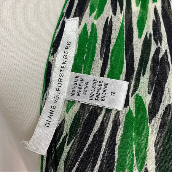 DVF Green Black White Celosa Anthropod Print Dress - Picture 8 of 9